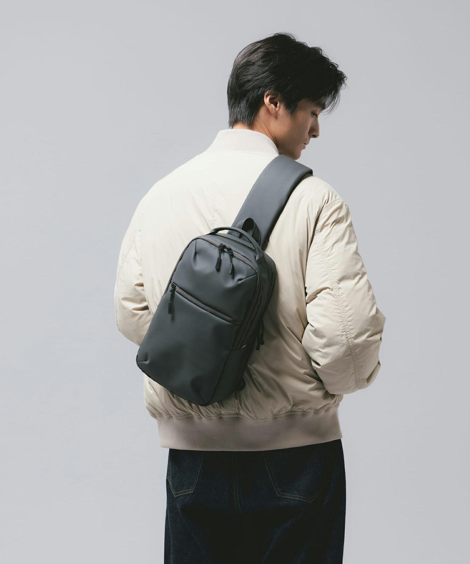 fulcro クロスボディバッグ 耐水 A5収納 Explorer fia-3022