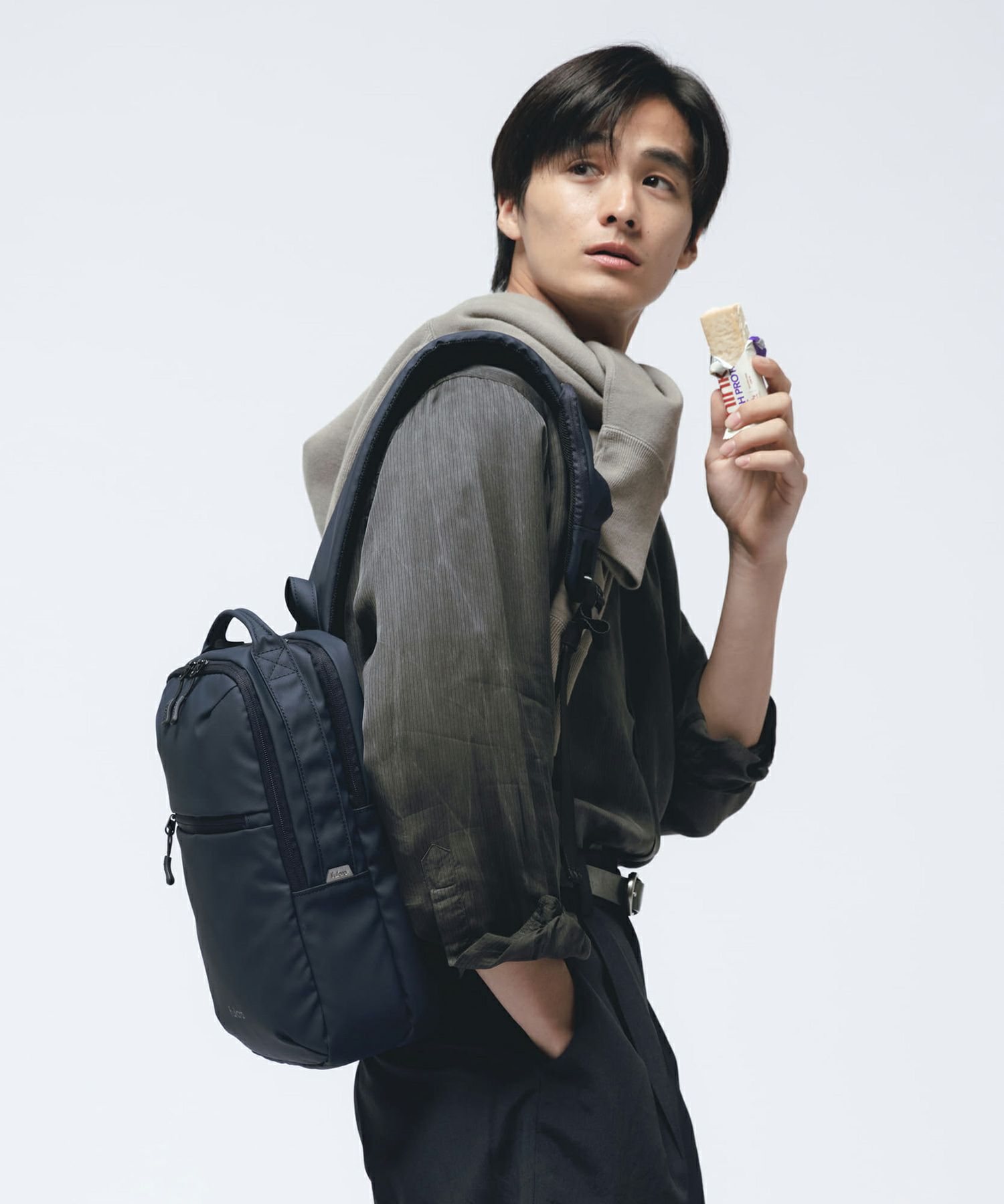 fulcro クロスボディバッグ 耐水 A5収納 Explorer fia-3022